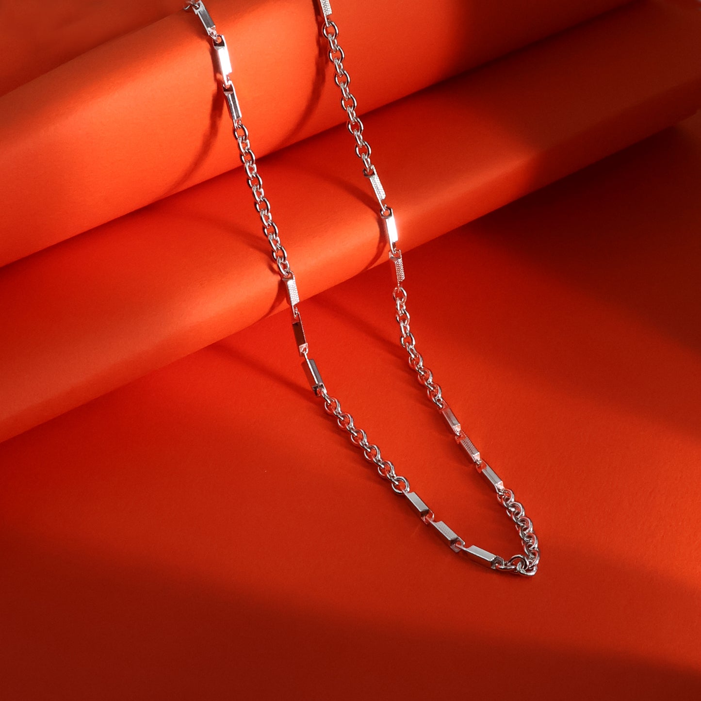 Sleek Silver Link Chain