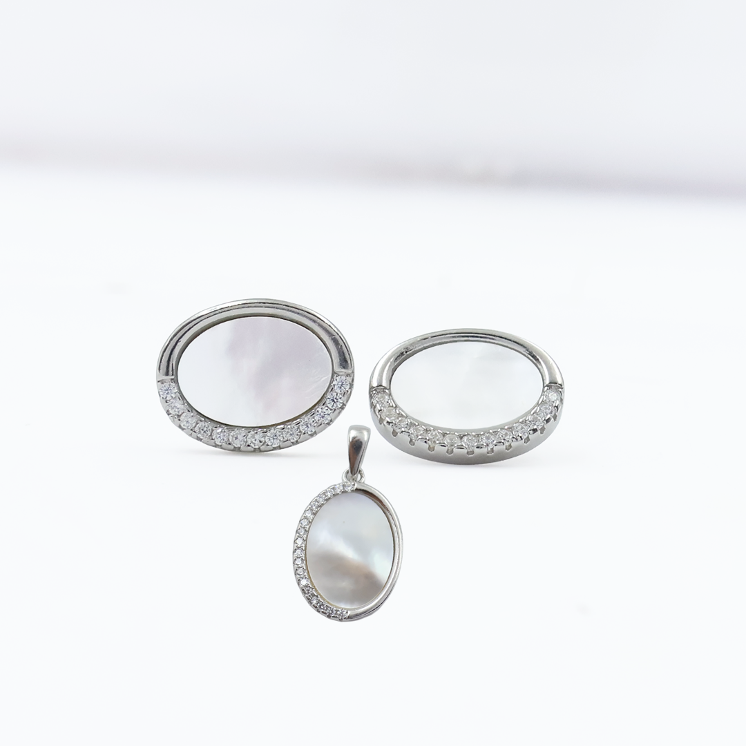 Sterling Silver Oval Shell Pendant Set