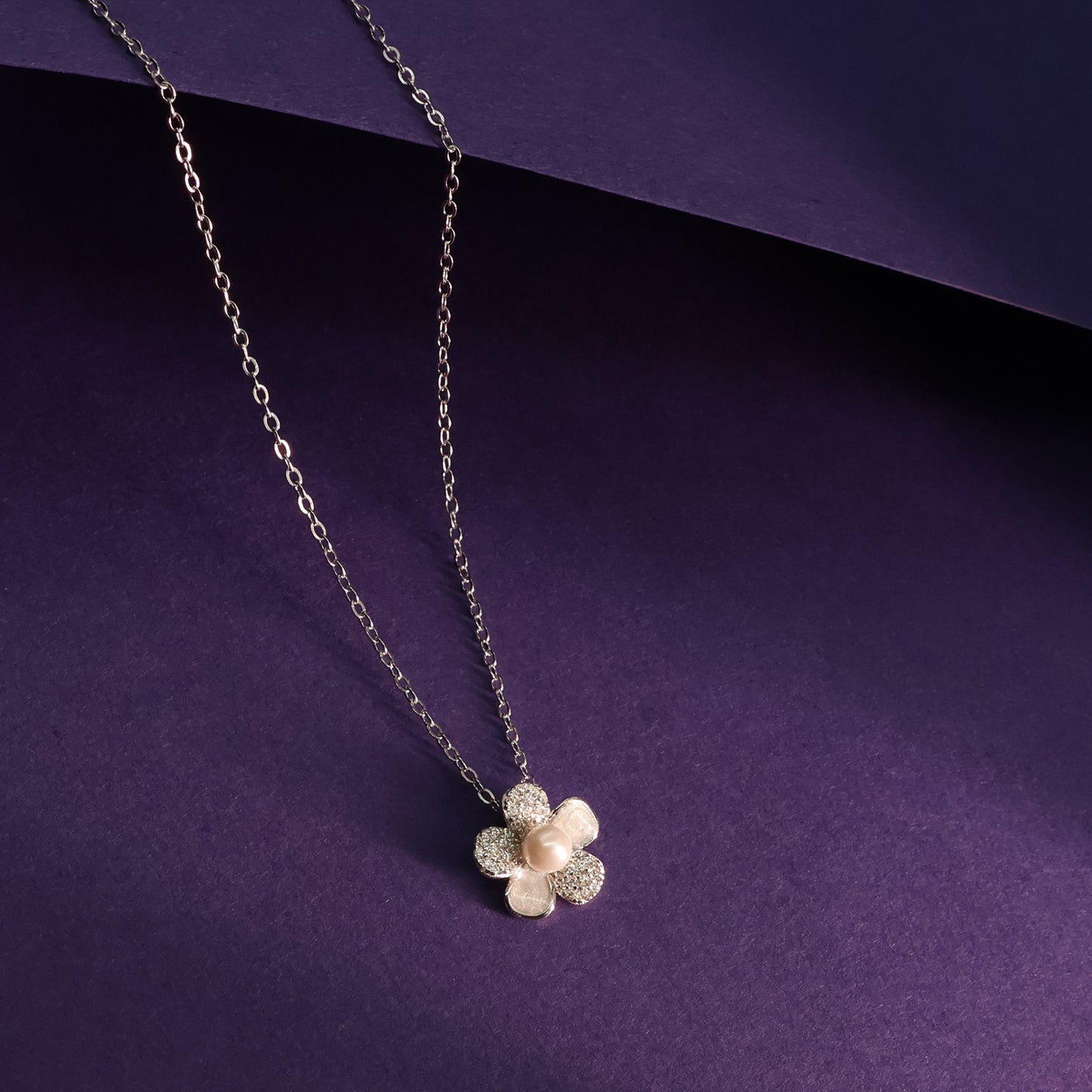 Blooming Pearl Chain Pendant