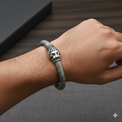 Simha Regal Silver Kada